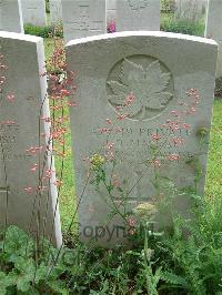 Etaples Military Cemetery - MacRae, J D